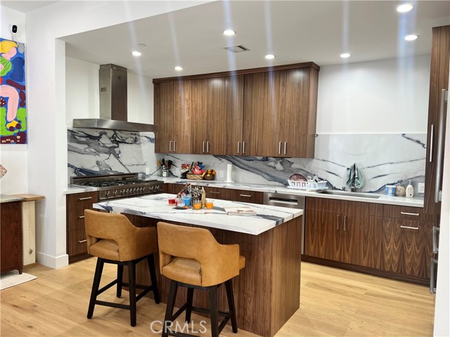 Detail Gallery Image 8 of 14 For 1200 N Sweetzer Ave #2,  West Hollywood,  CA 90069 - 3 Beds | 2/1 Baths