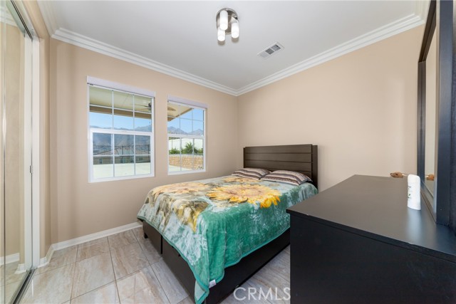 Detail Gallery Image 21 of 59 For 21047 Iron Rail Dr, Riverside,  CA 92507 - 5 Beds | 2/1 Baths