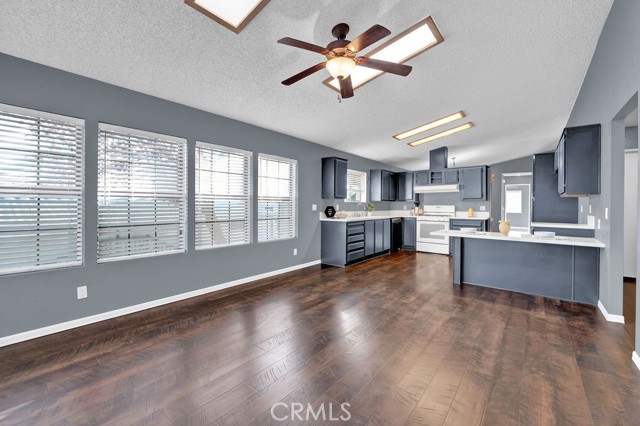 Detail Gallery Image 4 of 43 For 21276 White Pine Dr #16,  Tehachapi,  CA 93561 - 3 Beds | 2 Baths