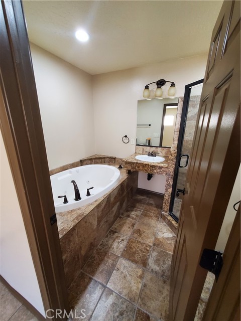 Detail Gallery Image 7 of 14 For 27160 Vista Rd #10,  Helendale,  CA 92342 - 2 Beds | 2 Baths