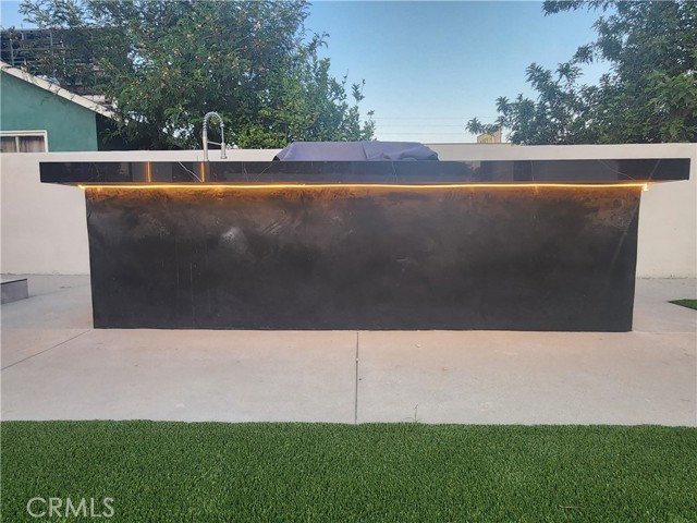 20522 Sherman Way, Winnetka CA: https://media.crmls.org/medias/645f3a29-d47e-4c8b-8626-e000c4b80219.jpg