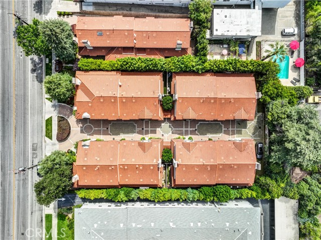 638 Sierra Madre Blvd, Sierra Madre CA: https://media.crmls.org/medias/646042c6-7e82-4a5f-a00e-bc76329d5c2d.jpg