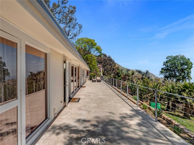 20537 Little Rock Way, Malibu CA: https://media.crmls.org/medias/64610297-5f6e-49de-95ad-a41965f5b13b.jpg