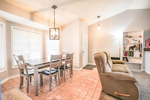 Detail Gallery Image 10 of 29 For 11619 Capitol Drive, Riverside,  CA 92503 - 2 Beds | 2 Baths