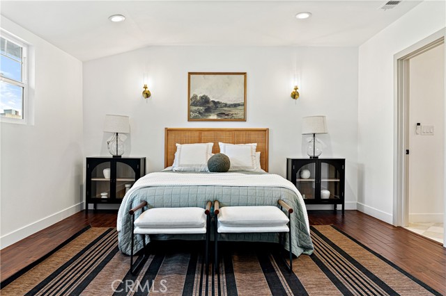 229 S Kingsley Drive, Los Angeles CA: https://media.crmls.org/medias/64624db4-8530-44c0-85c3-12d20706bb6e.jpg