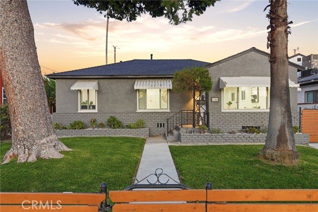 Detail Gallery Image 2 of 74 For 2140 N Rose St, Burbank,  CA 91505 - 5 Beds | 3/1 Baths