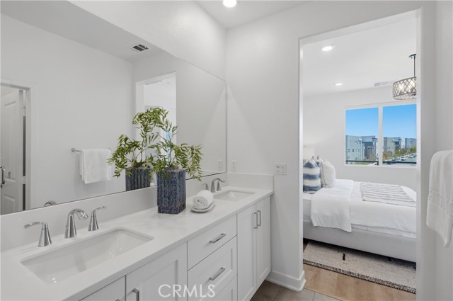 Detail Gallery Image 23 of 60 For 253 Sash, Irvine,  CA 92618 - 2 Beds | 2/1 Baths