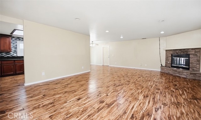 Detail Gallery Image 4 of 21 For 21667 Laguna, Apple Valley,  CA 92308 - 3 Beds | 2 Baths