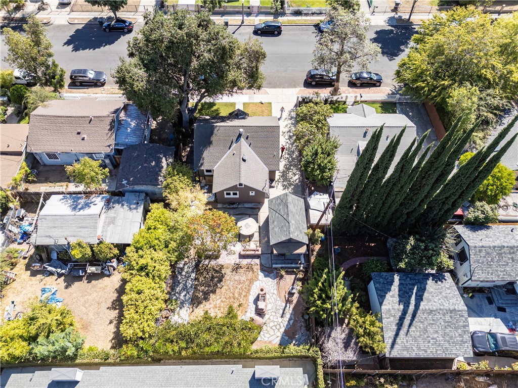 https://media.crmls.org/medias/6464a667-bf8e-45f1-b972-a585e62236d6.jpg?preset=X-Large