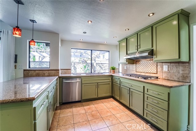 Detail Gallery Image 1 of 29 For 12093 Wagner St, Culver City,  CA 90230 - 4 Beds | 2/1 Baths