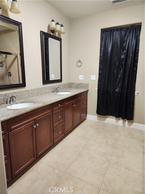 1439 De Ann, Madera CA: https://media.crmls.org/medias/6464d2f1-eb86-447b-a19e-e96953e70d97.jpg