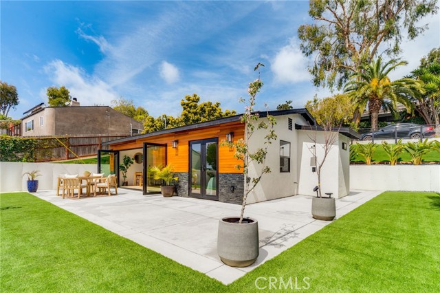 1480 Bluebird Canyon Drive, Laguna Beach CA: https://media.crmls.org/medias/6465c848-37ef-435e-8b3d-f6b3b7095493.jpg
