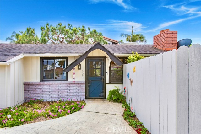 Detail Gallery Image 2 of 30 For 307 Avenida Sierra, San Clemente,  CA 92672 - 4 Beds | 3 Baths