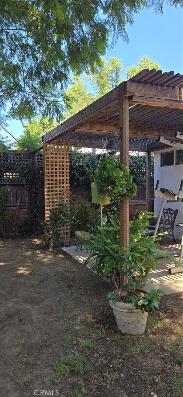 7503 Aqueduct Avenue, Van Nuys CA: https://media.crmls.org/medias/6465e66f-9ba9-42f5-a79d-80b5a978c4c7.jpg