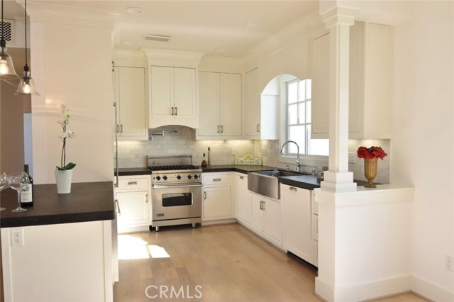 Detail Gallery Image 5 of 40 For 2521 2nd, Corona Del Mar,  CA 92625 - 3 Beds | 3 Baths