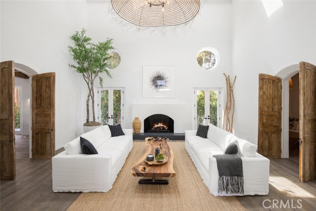 27405 Pacific Coast Highway, Malibu CA: https://media.crmls.org/medias/64681e2a-7e7f-4f04-85bd-bb60f708af72.jpg