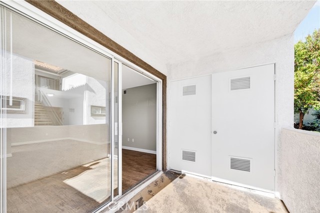 Detail Gallery Image 10 of 29 For 16377 Lakeshore, Lake Elsinore,  CA 92530 - 2 Beds | 2/1 Baths