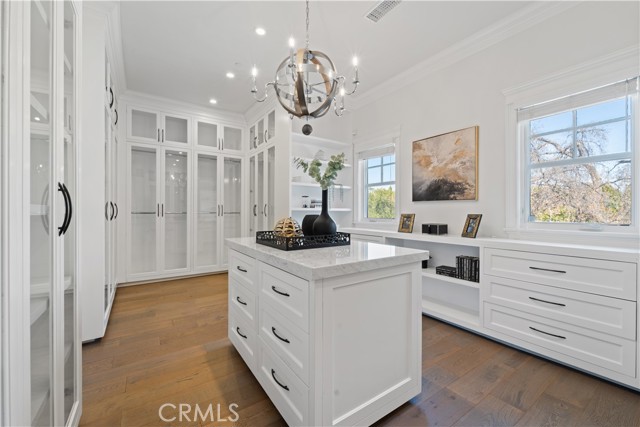 17528 Jayden Lane, Encino CA: https://media.crmls.org/medias/646886ac-ad1f-4ed7-b7ad-b7073d618c51.jpg