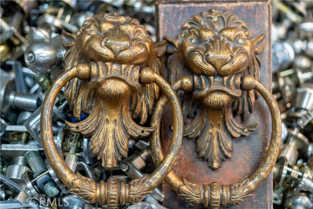 4382 Lankershim Boulevard, North Hollywood CA: https://media.crmls.org/medias/64689106-58de-40e1-aa12-a0af6a5a60d6.jpg