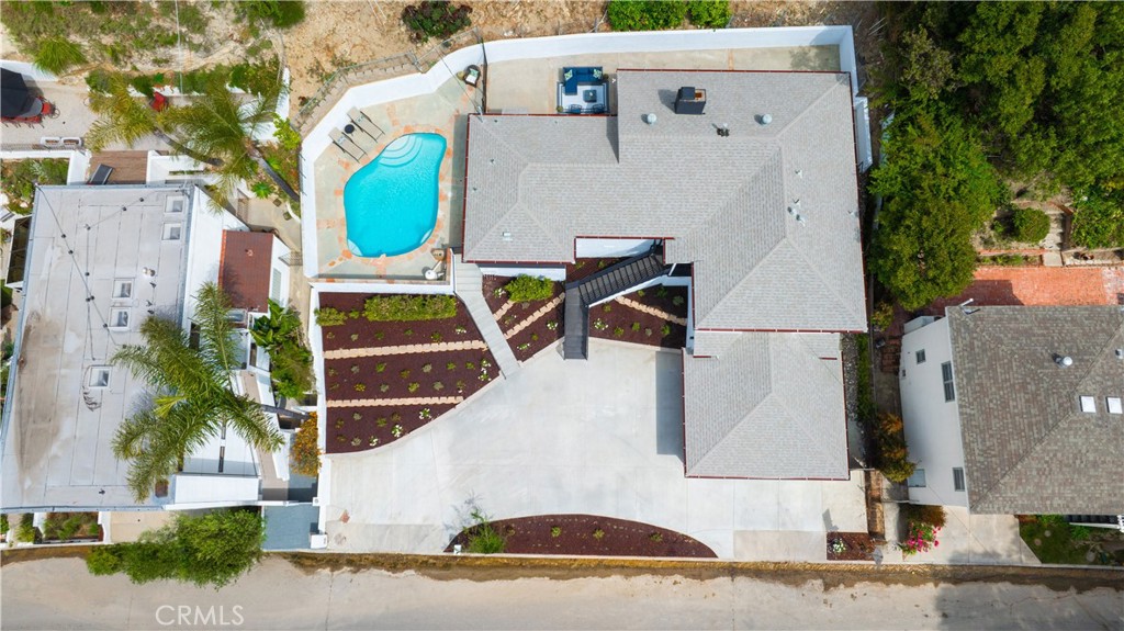 3900 Benedict Canyon Drive