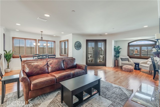 320 24th Place, Manhattan Beach, California 90266, 3 Bedrooms Bedrooms, ,3 BathroomsBathrooms,Residential,Sold,24th,SB21215481