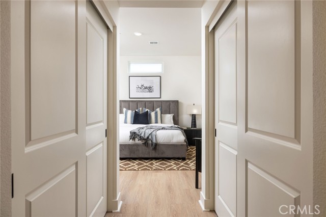 414 Main St., Huntington Beach CA: https://media.crmls.org/medias/64694874-8b67-4e03-9e56-64fb67f93b19.jpg