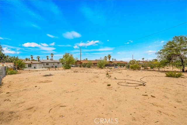 73355 Sun Valley Drive, 29 Palms CA: https://media.crmls.org/medias/646995a3-00d7-4d00-ac31-a1a10617042a.jpg