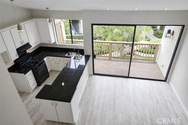 Image 16 of 39 For 10520 Lakeside  L