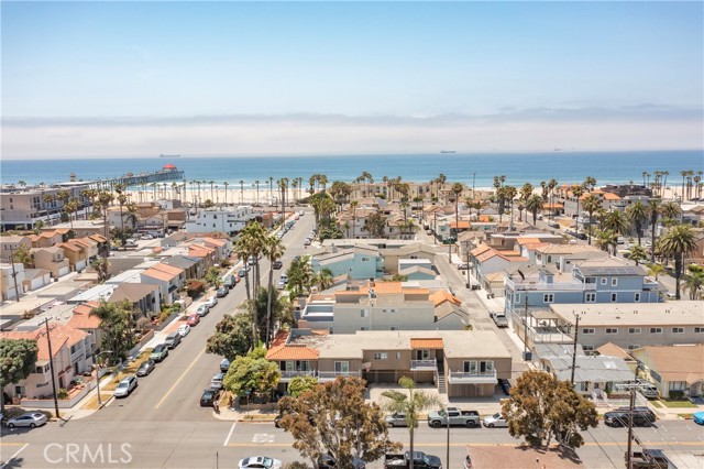 225 7th Street, Huntington Beach CA: https://media.crmls.org/medias/646a9586-2b0e-4b82-b454-5f5af288b1a0.jpg