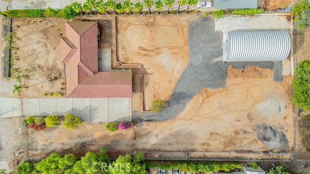 16600 Porter Avenue, Riverside CA: https://media.crmls.org/medias/646aacc2-ad4d-477e-ba57-94c7af405a67.jpg