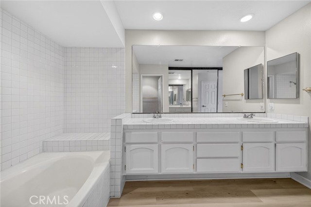 Detail Gallery Image 22 of 41 For 1786 Spyglass Cir, Vista,  CA 92081 - 2 Beds | 2 Baths