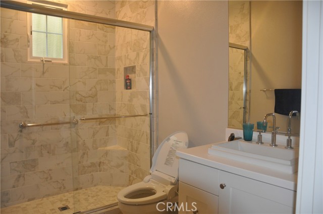 100 Rusina, Irvine CA: https://media.crmls.org/medias/646adcb4-7fcd-4d07-889e-07a81a602b83.jpg