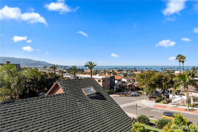 928 Juanita Avenue, Redondo Beach, California 90277, 4 Bedrooms Bedrooms, ,1 BathroomBathrooms,Residential,Sold,Juanita,SB21120693