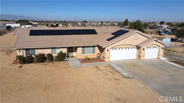 Detail Gallery Image 4 of 33 For 11130 Tenaya Rd, Apple Valley,  CA 92308 - 4 Beds | 2/1 Baths