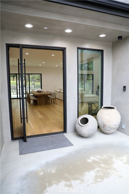 Detail Gallery Image 5 of 61 For 12664 Mclennan, Granada Hills,  CA 91344 - 5 Beds | 6 Baths