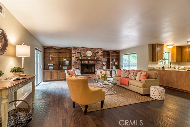 Detail Gallery Image 7 of 27 For 5271 Gould Ave, La Canada Flintridge,  CA 91011 - 3 Beds | 3 Baths