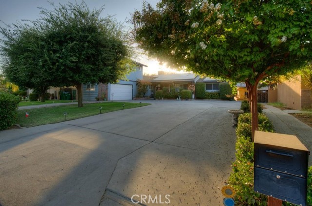 918 S Sunnyside Avenue, Fresno CA: https://media.crmls.org/medias/646ca216-4d09-407f-9bd1-b539719612b4.jpg