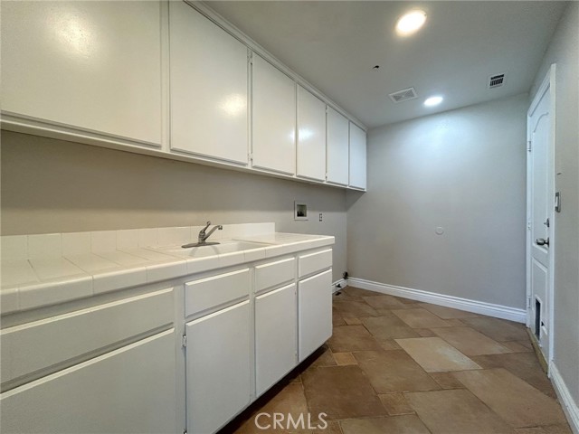 Detail Gallery Image 11 of 24 For 629 Golden West Dr, Redlands,  CA 92373 - 5 Beds | 3/1 Baths