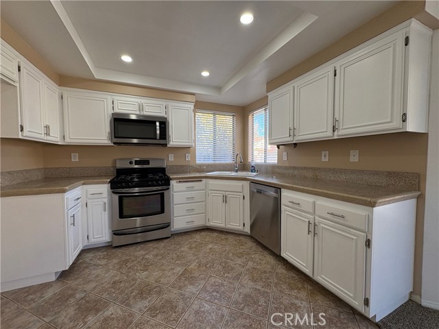 Detail Gallery Image 5 of 12 For 37050 Casa Verde Dr, Palmdale,  CA 93550 - 3 Beds | 2 Baths