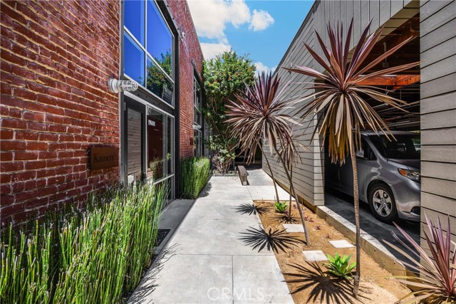 Image 37 of 47 For 425 4th Street E