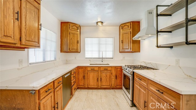 Detail Gallery Image 19 of 67 For 22123 Bassett St, Canoga Park,  CA 91303 - 3 Beds | 2 Baths