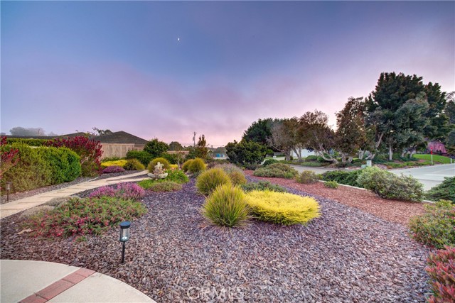 585 Red Tail Meadow Lane, Arroyo Grande CA: https://media.crmls.org/medias/64711680-3090-4f39-9d04-5f02142c0796.jpg