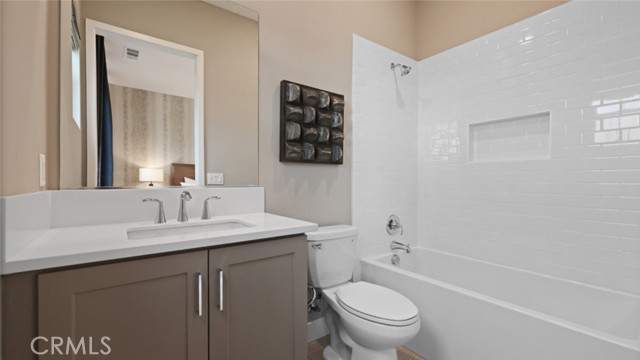 Detail Gallery Image 20 of 27 For 29630 Paseo Capilla, Valencia,  CA 91354 - 2 Beds | 2/1 Baths