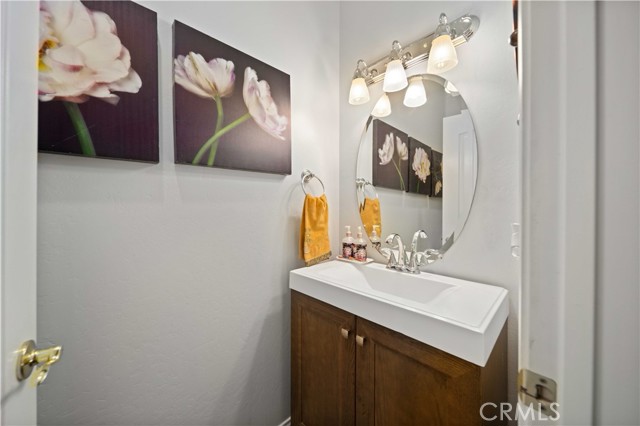 9403 Big Bear Lake Court, Bakersfield CA: https://media.crmls.org/medias/6472206f-2648-4914-97b2-e5ebc726d73f.jpg