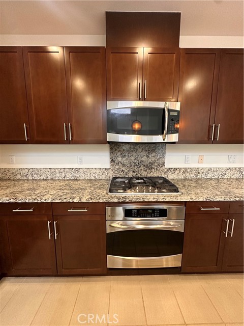 Detail Gallery Image 9 of 69 For 27 Soho, Irvine,  CA 92612 - 3 Beds | 3 Baths