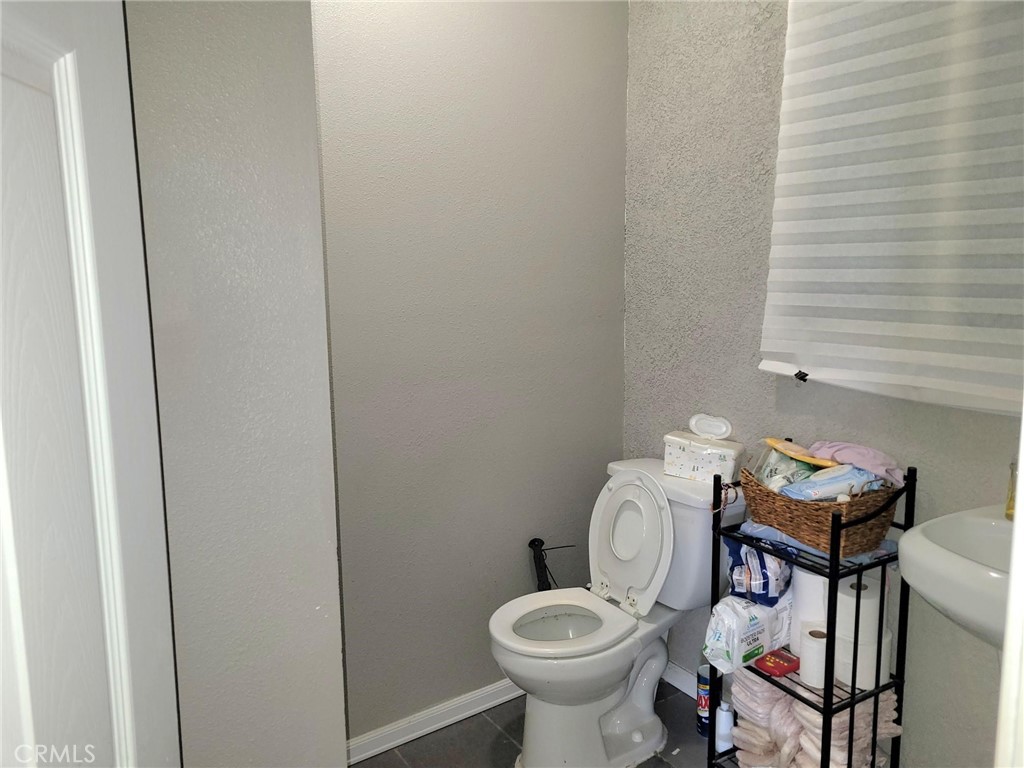 https://media.crmls.org/medias/64746d35-7102-4a2f-bba3-f7848e54e3e2.jpg?preset=X-Large