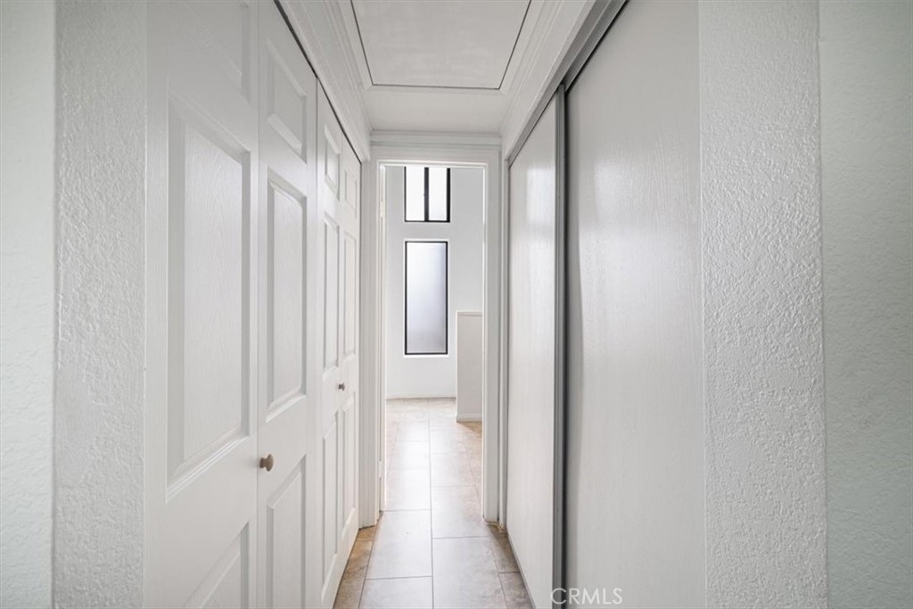 https://media.crmls.org/medias/64747dbf-48dc-43f6-b195-2bce5c84605c.jpg?preset=X-Large