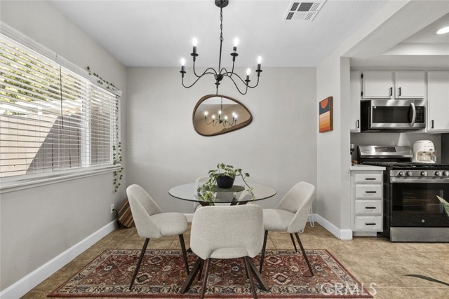 Detail Gallery Image 9 of 33 For 2019 Covington Ave, Simi Valley,  CA 93065 - 2 Beds | 2 Baths