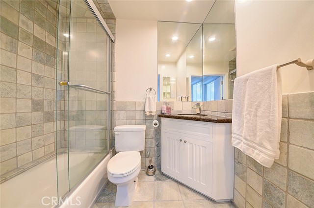 Detail Gallery Image 40 of 44 For 3952 Oakfield Dr, Sherman Oaks,  CA 91423 - 5 Beds | 4/1 Baths