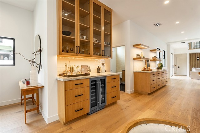 223 Orchid Avenue, Corona del Mar CA: https://media.crmls.org/medias/6476aa5b-f738-420a-8215-32da5bb58162.jpg